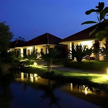 Baan Chuengkao Resort Ranong Buitenkant foto