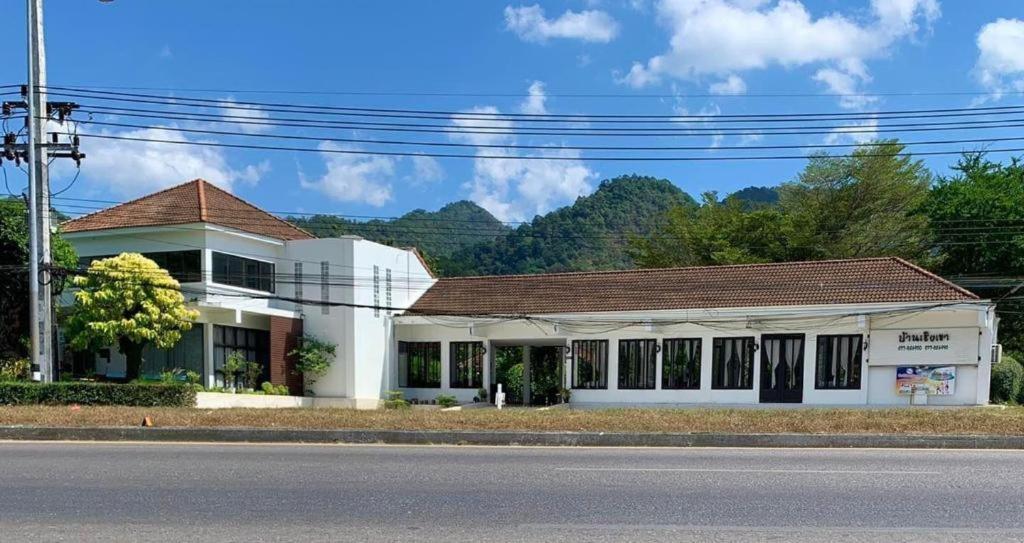 Baan Chuengkao Resort Ranong Buitenkant foto