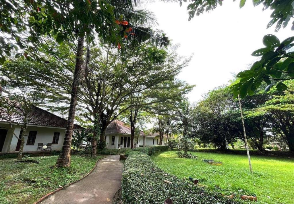 Baan Chuengkao Resort Ranong Buitenkant foto