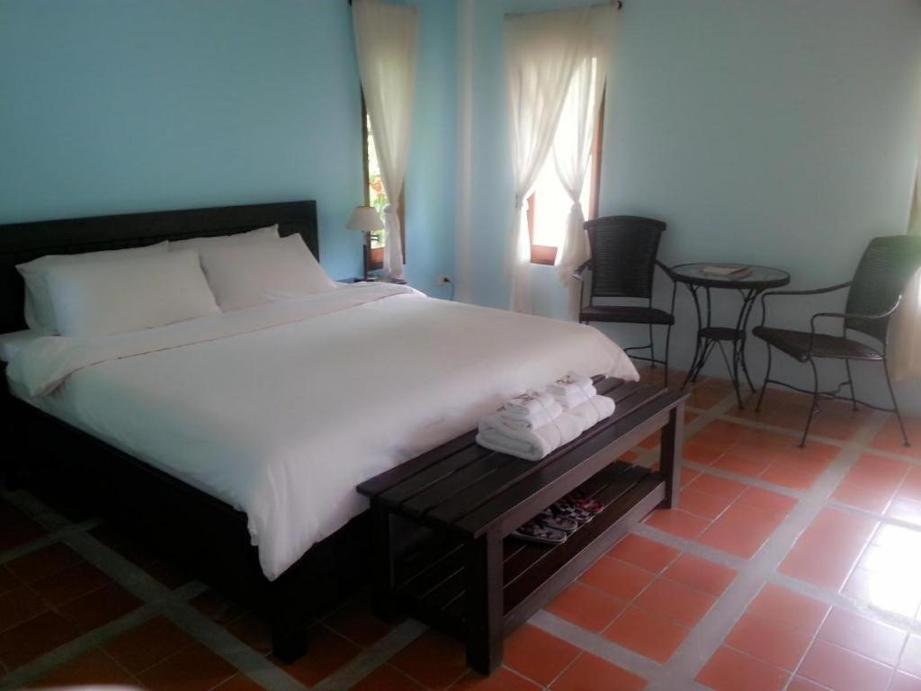 Baan Chuengkao Resort Ranong Buitenkant foto