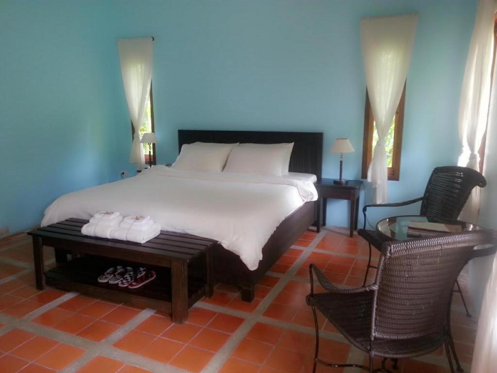 Baan Chuengkao Resort Ranong Buitenkant foto
