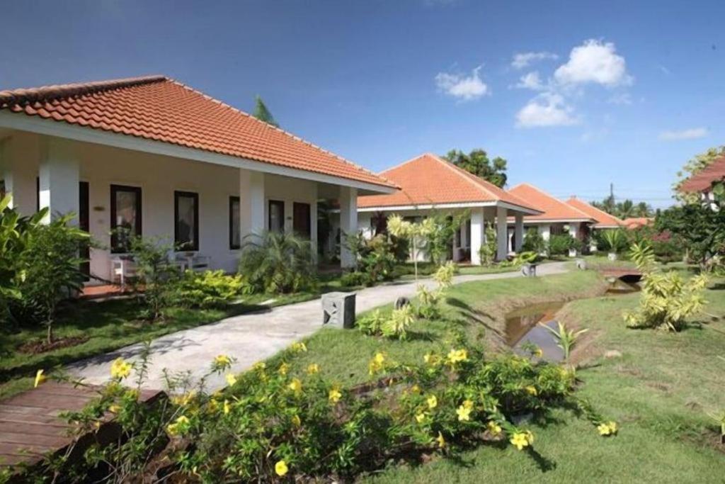 Baan Chuengkao Resort Ranong Buitenkant foto