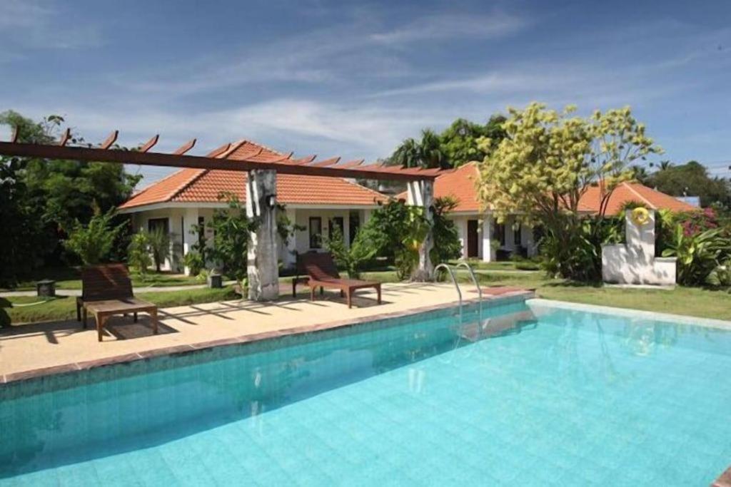 Baan Chuengkao Resort Ranong Buitenkant foto