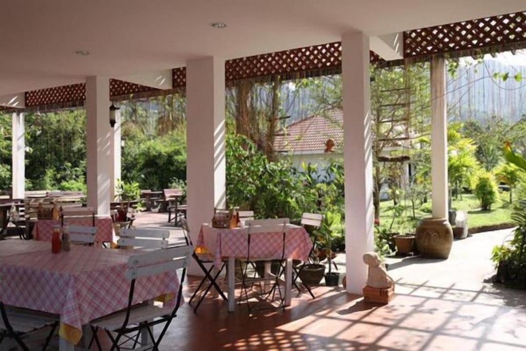 Baan Chuengkao Resort Ranong Buitenkant foto